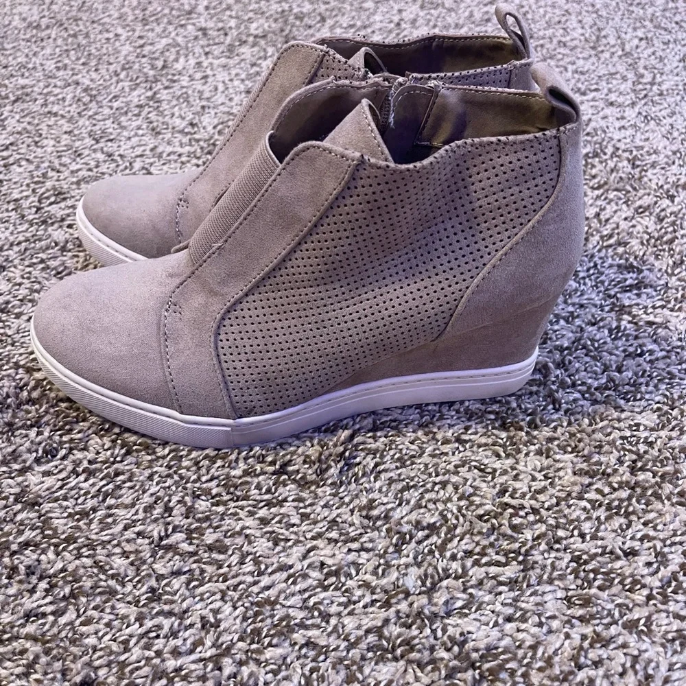 Booties - Picture 4 of 5